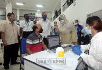 YB Datuk Hajah Zuraida Kamaruddin memulakan lawatan kerja rasmi pertamanya dengan melawat PPVIN VACOMS Majlis Kayu-Kayan Malaysia (MTC) di Pusat Biokomposit dan Gentian (FIDEC), Olak Lempit, Banting_3