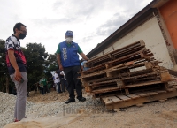 08 JANUARI 2022 - YBM hadir bagi memberi sumbangan kepada sebahagian penduduk yang terkesan banjir di Hulu Langat
