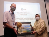 10 OKTOBER 2021 -YBM membuat lawatan kerja ke kilang JB Cocoa dan ke Wisma  PTP di Pelabuhan Tanjung Pelepas (PTP)_3