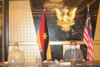 Menteri Perusahaan Perladangan dan Komoditi, YB Datuk Hajah Zuraida Kamaruddin mengadakan kunjungan hormat ke atas  Ketua Menteri Sarawak, Datuk Patinggi Abang Zohari Openg di Wisma Bapa Malaysia, Kuching, Sarawak_1