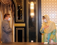 Menteri Perusahaan Perladangan dan Komoditi, YB Datuk Hajah Zuraida Kamaruddin mengadakan kunjungan hormat ke atas  Ketua Menteri Sarawak, Datuk Patinggi Abang Zohari Openg di Wisma Bapa Malaysia, Kuching, Sarawak_8