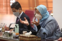YBM menerusi lawatan kerja rasmi ke Iran, bertemu dengan Naib Presiden Hal Ehwal Wanita dan Keluarga Iran, Ensieh Khazali bagi membincangkan usaha dua hala berhubung peranan wanita kepada masyarakat, organisasi dan negara_6