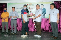 17 APRIL 2022 - YBTM DATUK WILLIE ANAK MONGIN KE PROGRAM RANGSANGAN PENGELUARAN HASIL KOKO (RPHK) TANAMAN BAHARU 2022 (TB22)_4