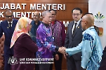 19 OKTOBER 2023 - TPM MERANGKAP MENTERI KPK MENYAKSIKAN MEMORANDUM PERSEFAHAMAN (MOU) ANTARA MAJLIS PENSIJILAN MINYAK SAWIT MALAYSIA (MPOCC) DENGAN HALAL DEVELOPMENT CORPORATION (HDC)