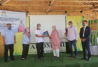21 FEBRUARI 2022 - YBM menyaksikan Majlis Menandatangani Memorandum Persefaham (MOU) Penubuhan Bamboo One-Stop Centre di antara Lembaga Perindustrian Kayu Malaysia (MTIB), Majlis Kayu-Kayan Malaysia (MTC) dan Tadom Hill Resort Sdn. Bhd_8