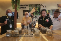 25 OGOS 2022 -  YBM MERASMIKAN SEMULA PRODUK DAN GALERI JUALAN BAHARU SARASPICE SDN BHD_6