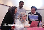 28 SEPTEMBER 2023 - TKSUP MEMYEMPURNAKAN SESI PENYERAHAN SIJIL PENYERTAAN PADA PESRTA KURSUS GERAK SARAF PERANG SARAF DAN PENGURUSAN ISU (CMIWS) UiTM BERSAMA KPK YANG TERDIRI DARIPADA WAKIL BAHAGIAN-BAHAGIAN DAN AGENSI-AGENSI DI BAWAH KEMENTERIAN_11