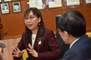 Kunjungan Hormat ke atas YB Menteri Industri Utama oleh TYT Lee Chi Beom, Duta Republik Korea ke Malaysia di Putrajaya_4
