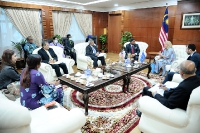 Kunjungan Hormat ke atas YB Menteri KPPK oleh PYT Maria Castillo Fernandez, Duta Dan Ketua Delegasi Kesatuan Eropah (EU) Ke Malaysia di Pejabat YB Menteri, KPPK_4