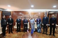 Kunjungan Hormat ke atas YB Menteri KPPK oleh PYT Maria Castillo Fernandez, Duta Dan Ketua Delegasi Kesatuan Eropah (EU) Ke Malaysia di Pejabat YB Menteri, KPPK_9