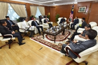 Kunjungan Hormat ke atas YB Menteri KPPK oleh TYT Duta Besar Arab Saudi ke Malaysia di Putrajaya_6
