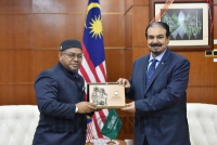 Kunjungan Hormat ke atas YB Menteri KPPK oleh TYT Duta Besar Arab Saudi ke Malaysia di Putrajaya_8