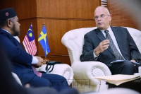 Kunjungan Hormat TYT Duta SWEDEN ke atas Menteri Perusahaan Perladangan Dan Komoditi, YB Dato' Dr. Mohd Khairudin Bin Aman Razali di Pejabat YBM, KPPK.