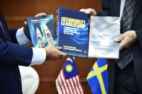 Kunjungan Hormat TYT Duta SWEDEN ke atas Menteri Perusahaan Perladangan Dan Komoditi, YB Dato' Dr. Mohd Khairudin Bin Aman Razali di Pejabat YBM, KPPK._9
