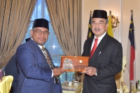 Kunjungan Hormat YB Menteri KPPK ke atas Tuan Yang Terutama Yang di-Pertua Negeri Melaka di Ayer Keroh, Melaka_2