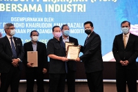 Majlis Anugerah Usahawan Baharu Bumiputera Sektor Perkayuan dan Menandatangani MoA bersama Industri di Hotel Everly, Putrajaya_3
