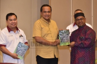 Majlis Menandatangani MoU Antara MTIB Bersama Bamboo Jungle Adventures, Kerajaan Negeri Terengganu dan Golden Pharos Berhad di Hotel Paya Bunga, Kuala Terengganu