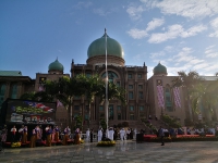Majlis Pelancaran Bulan Kebangsaan dan Kibar Jalur Gemilang 2020 di Dataran Perdana, Bangunan Putra, Putrajaya