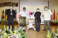 Majlis Penyampaian Mesin Ventilator kepada Hospital Raja Perempuan Zainab II di Auditorium Hospital Raja Perempuan Zainab II, Kota Bharu, Kelantan_8