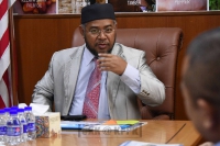 Menerima kunjungan hormat Datuk Ghazali Musa (Iskandar Regional Deveploment Authority)IRDA_3