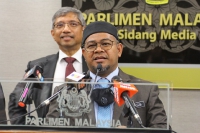 Pertemuan YB Menteri KPPK Bersama dengan Pengurusan Tertinggi Syarikat Pengeluar Sarung Tangan Getah Terbesar Dunia, Top Glove Corporation Bhd di Parlimen, Kuala Lumpur