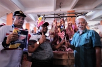 Program Merdeka @ Komuniti Bersama Ahli Parimen Kuala Nerus di Perkarangan Pasar Batu Enam, Bukit Tunggal, Gong Badak, Kuala Nerus, Terengganu