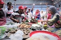 Program Merdeka @ Komuniti Bersama Ahli Parimen Kuala Nerus di Perkarangan Pasar Batu Enam, Bukit Tunggal, Gong Badak, Kuala Nerus, Terengganu