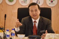 Sesi Pembentangan kepada YB Dato' Sri Dr. Wee Jeck Seng mengenai Cadangan Projek Penanaman Pokok Revotropix Paulownia di Bilik Mesyuarat Kembang Semangkuk KPPK