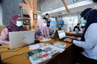 Sesi Pra Pendaftaran dan Klinik E-Census Banci 2020 bagi Penjawat Awam KPPK di Lobi KPPK, Putrajaya