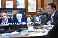 Sesi sidang video bersama Menteri Alam Sekitar Negara Asia Pasific UK di Bilik Nyatoh_1