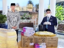 Sumbangan Kepada Petugas Barisan Hadapan Negeri Pahang Untuk Memerangi COVID-19 di Istana Abdul Aziz, Kuantan, Pahang