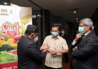 YB MENTERI PERUSAHAAN PERLADANGAN DAN KOMODITI MEMPENGERUSIKAN MESYUARAT POST - KABINET TERAKHIR SERTA SESI SENDING-OFF DI KEMENTERIAN PERUSAHAAN PERLADANGAN DAN KOMODITI (KPPK)_2