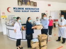 YB Willie Mongin Timbalan Menteri Perusahaan Perladangan Dan Komoditi menyantuni Petugas Barisan Hadapan di kawasan Parlimen Puncak Borneo, Sarawak_5